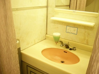 「急行きたぐに」の洗面所