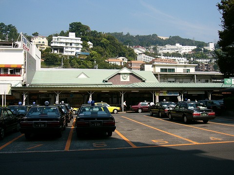 熱海駅駅前