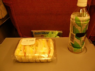 サンドイッチと茶