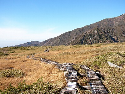 延々と続く弥陀ヶ原の木道