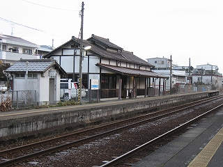 日下駅駅舎
