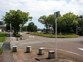 小さな交差点。