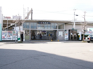 プレハブ小屋。