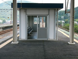 プレハブの待合室